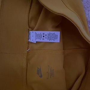 Brand new never worn good for the gym.